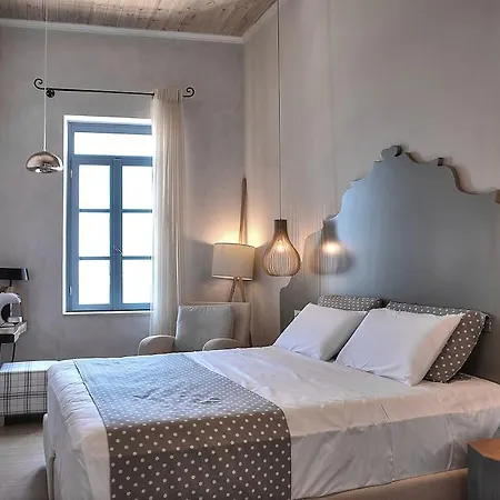 Elia Zampeliou 3*